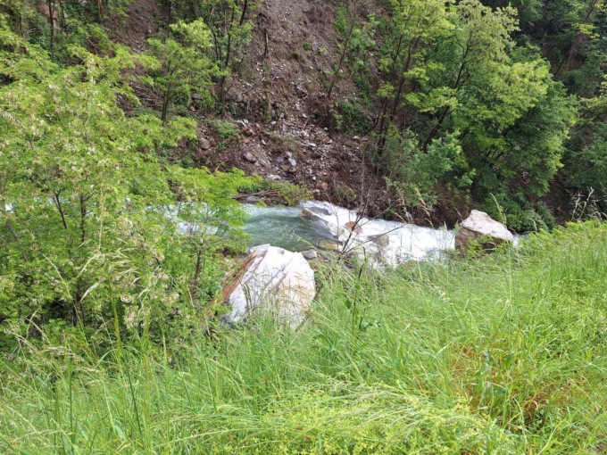 Sasso del Gallo, la pioggia smuove i sassi