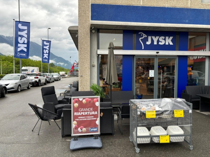 Nuovo look per lo store Jysk di Castione Andevenno