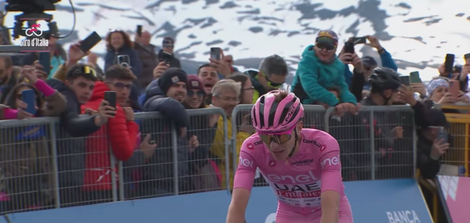 A Livigno vince Pogačar, Piganzoli va forte al Giro d’Italia