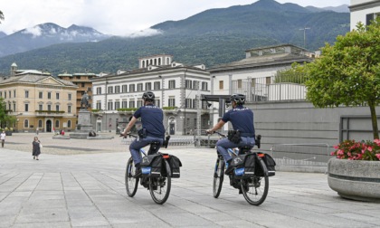 Con l'estate tornano operativi i poliziotti in e-bike