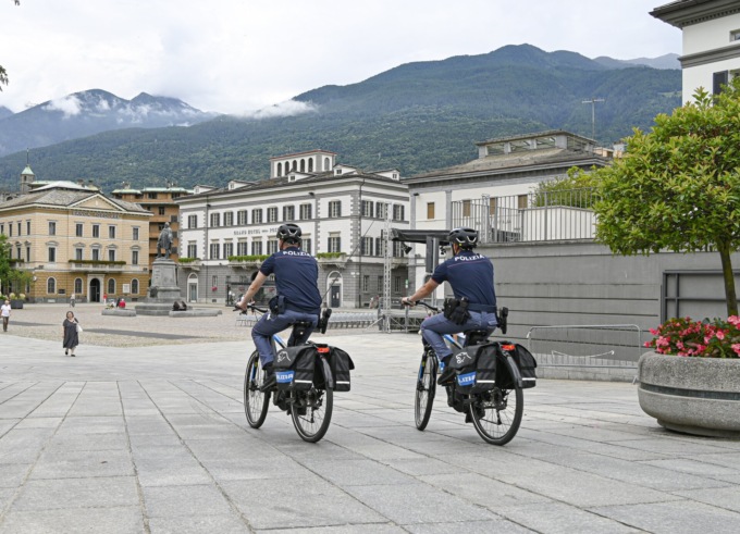 Con l’estate tornano operativi i poliziotti in e-bike
