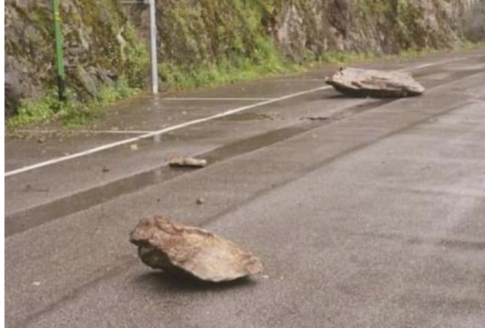 Nuova frana a Verceia: chiusa di nuovo la ferrovia e la strada