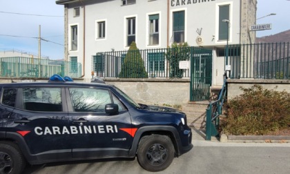 Ubriaco inveisce contro i genitori e aggredisce i Carabinieri, arrestato