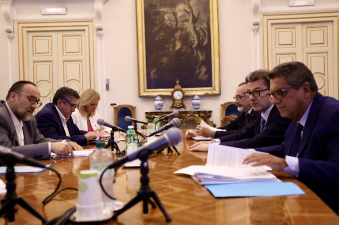 Frontalieri, accordo raggiunto tra Ministero e sindacati