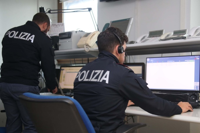 Rubano una borsa nel parcheggio dell’IPERAL, i ladri ricevono  il Foglio di via dal Questore