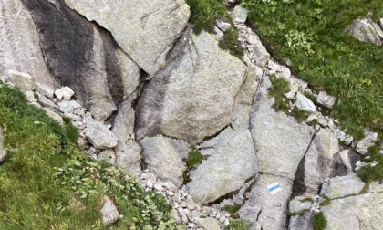 Tragedia in montagna, escursionista precipita e perde la vita