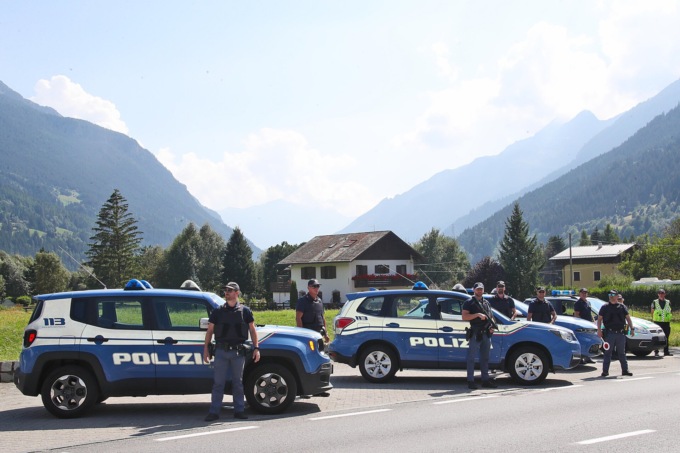Operazione straordinaria della Polizia: Oltre 200 persone controllate in 72 ore