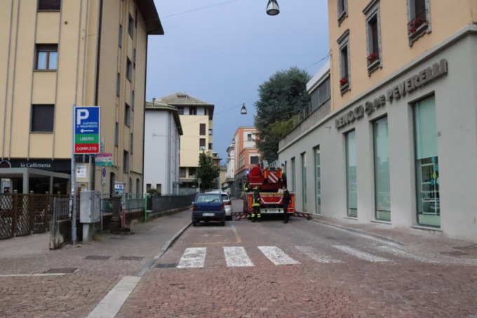 Pensano che stia male, ma lui era uscito da casa