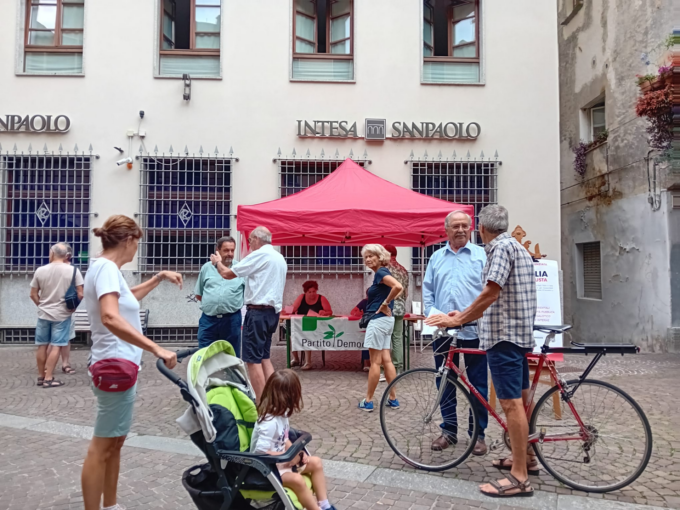 A Sondrio e Morbegno la raccolta firme per il Referendum contro l’autonomia differenziata