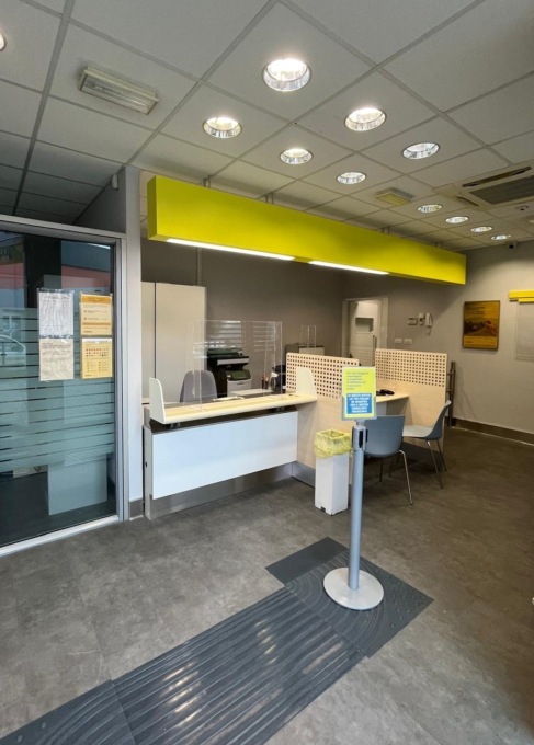 Moderno ed efficiente: ha riaperto l’ufficio postale di Piantedo