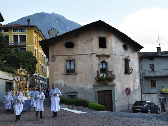 La comunità ha salutato don Andrea Cusini
