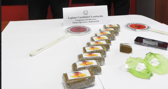 Traona: arrestato 35enne con oltre 900 grammi di hashish, si cerca l’amico in fuga