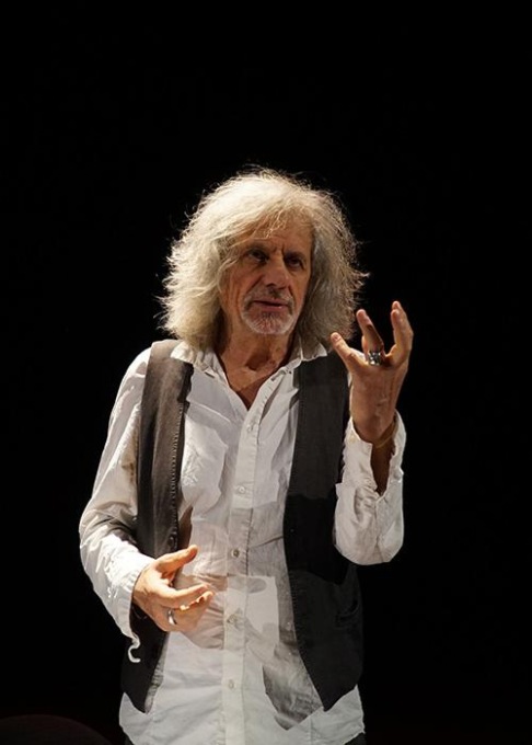 Bergonzoni pronto a inaugurare TiranoTeatro