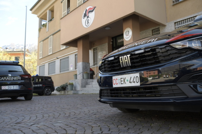 Morbegno: 17enne arrestata per aggressione alla madre dopo furto di denaro