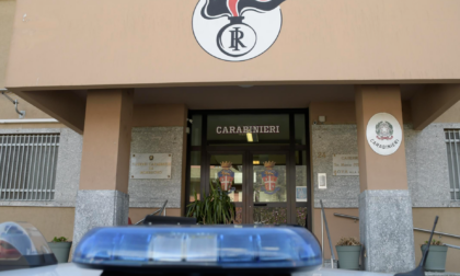 Per rubare 5 euro tirano fuori un coltello: due minori fermati dai Carabinieri