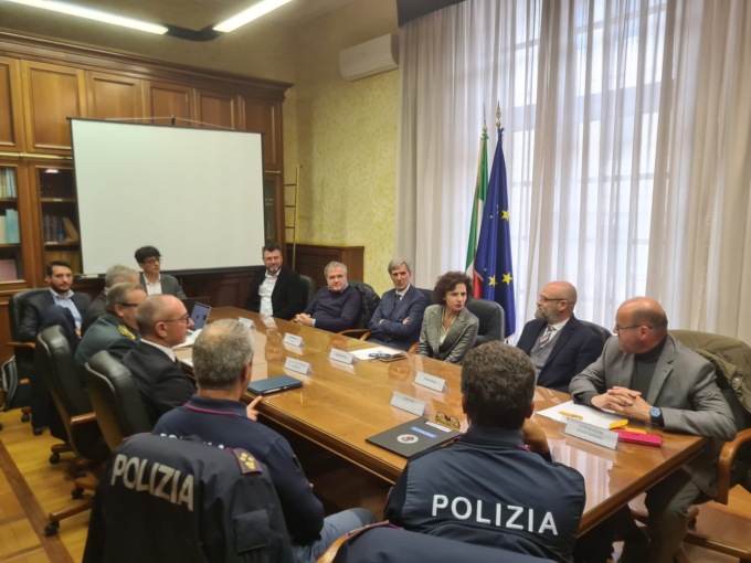 Trasporti ferroviari in Valle: il Prefetto avvia tavolo tecnico per risolvere i disservizi