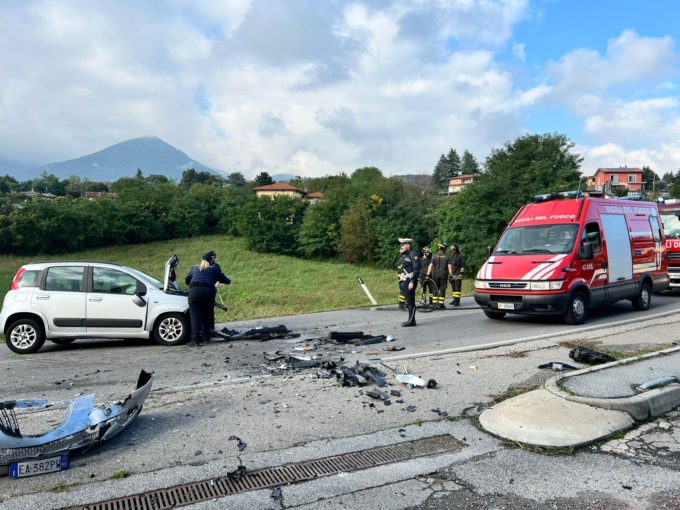 Incidente stradale a Erba, ferita una 26enne valtellinese