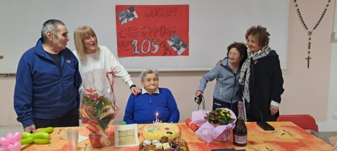 Festa per i 105 anni di Giuseppina Della Vedova: è la meno giovane di Tirano