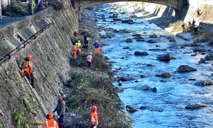 90 volontari provenienti da tutta la Valtellina della Protezione civile per ripulire l’Adda