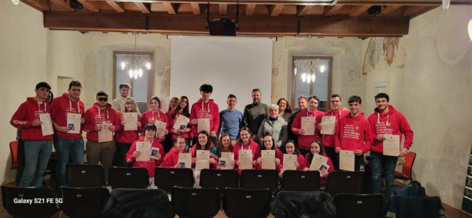L’amministrazione celebra i suoi 18enni