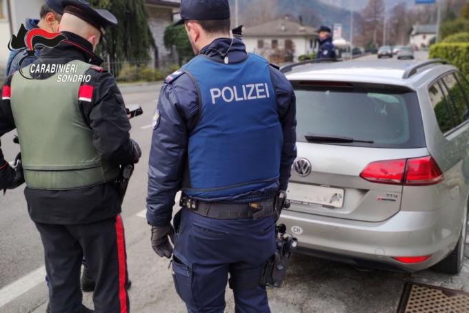 Blitz al confine: Carabinieri arrestano tre ladri internazionali con bottino da 10 mila euro