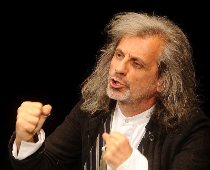 Stasera Bergonzoni (sold out) apre TiranoTeatro