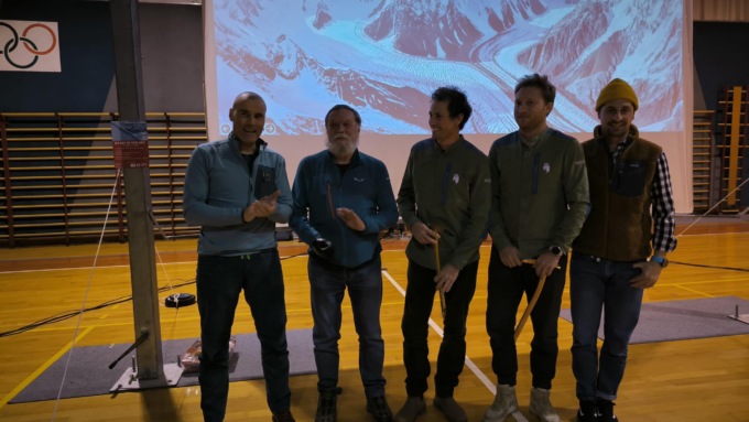 “K2, ski in the sky, una serata tra amici”, i protagonisti raccontano la grande esperienza