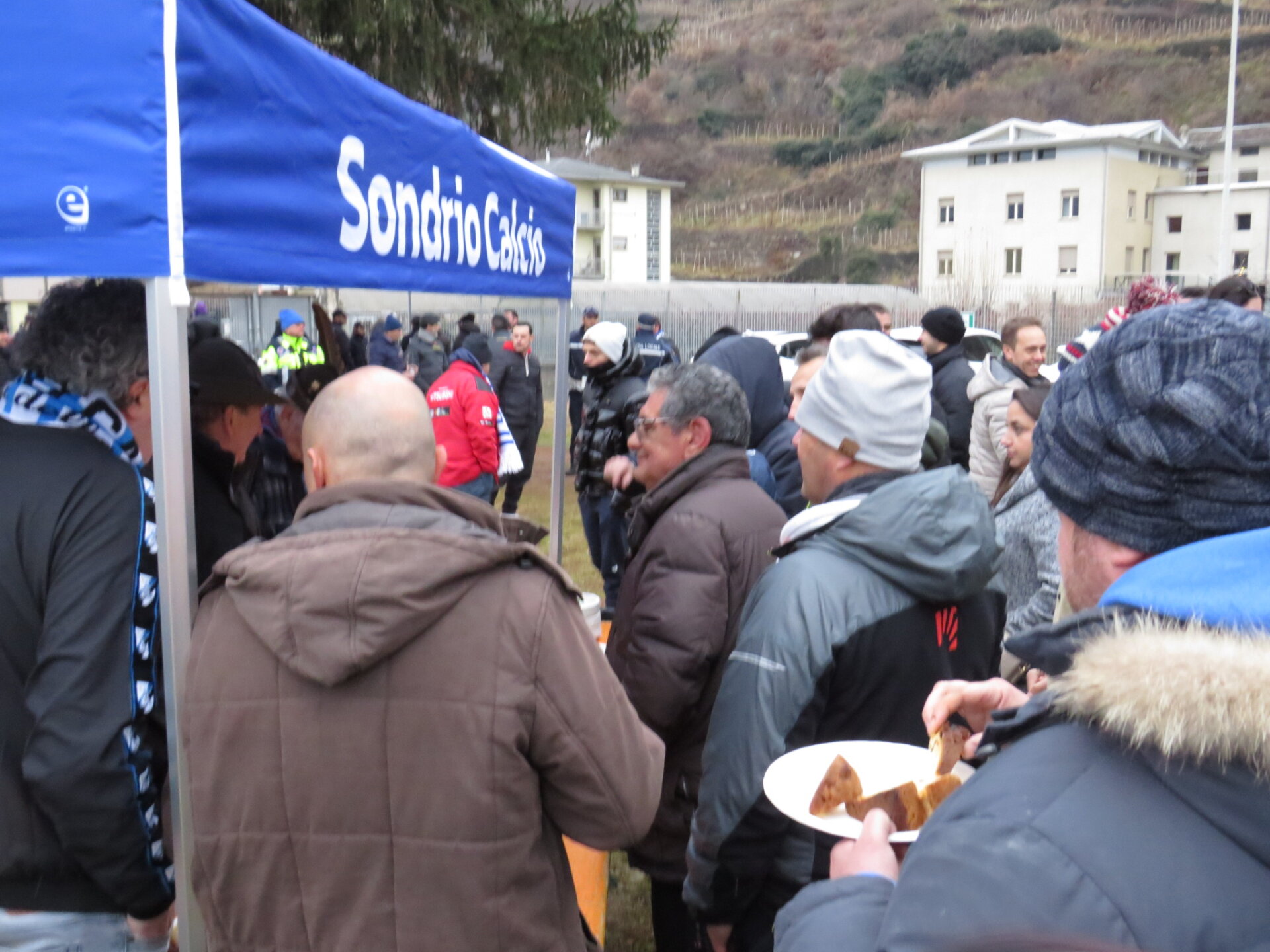 Vin brule e panettone con gli alpini