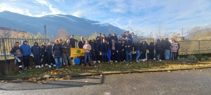 Studenti a scuola di educazione ambientale