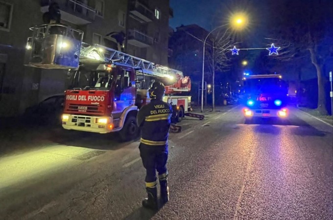Vento forte, numerosi interventi dei Vigili del fuoco