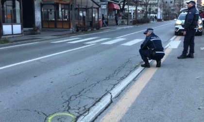 Automobilista investe pedone in via Vanoni a Sondrio