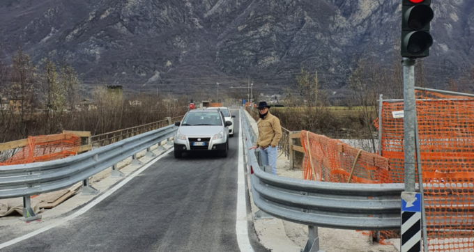 Chiusura del Ponte sulla Provinciale Trivulzia a Samolaco: nuove crepe sull’asfalto destano preoccupazione