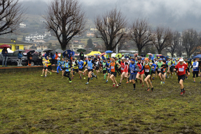 Campionato Regionale Csi di Corsa Campestre a Dubino: doppietta dei Diavoli Rossi