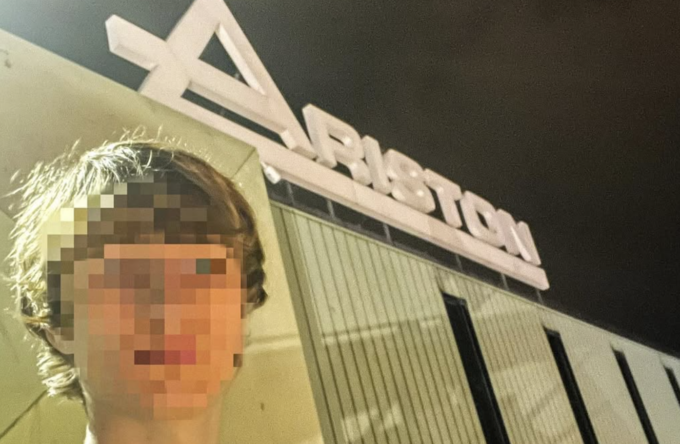 Climber valtellinese scala l’Ariston durante il Festival di Sanremo: Dedelate sorprende tutti