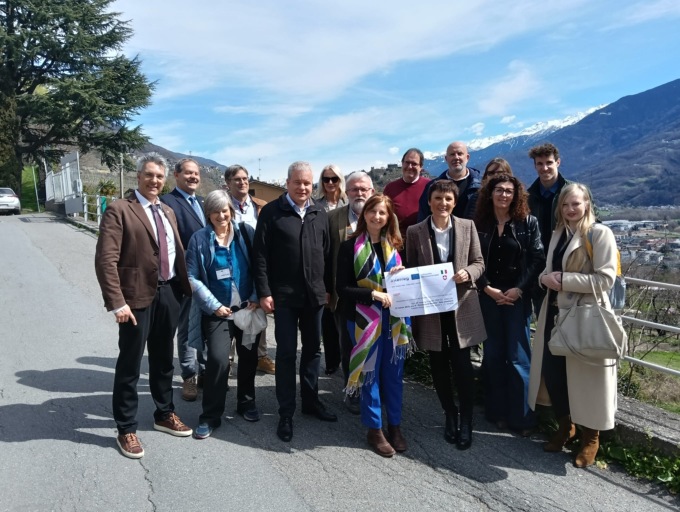 Un sistema ferroviario transfrontaliero per collegare Valtellina e Grigioni