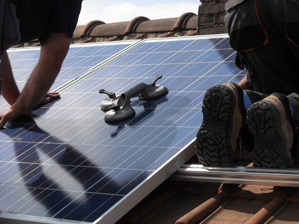 Cosa sono pannelli solari per balcone e perché installarli