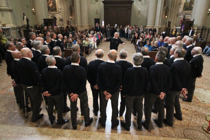 25 Anni in Sintonia: Il Maestro Michele Franzina e il Coro C.A.I. Sondrio in Concerto