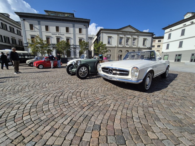 Auto d’epoca e passione senza tempo: successo per la 17ª edizione di “Nostalgia in Piazza”