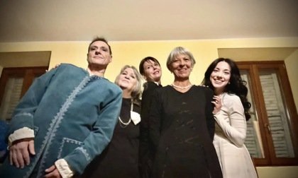 Gente Assurda con lo spettacolo "La neve e i bucaneve"