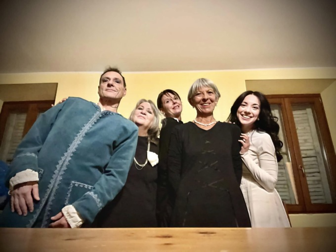 Gente Assurda con lo spettacolo “La neve e i bucaneve”