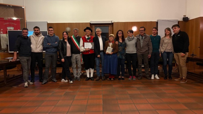Il Comune ha reso omaggio a Rinaldi per l’impegno alla tutela delle tradizioni popolari