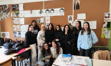 Sartoria d’eccellenza all’APF Valtellina con la maestria di Michela Chiecchi