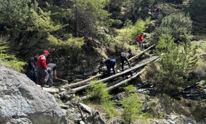 Giornata dei sentieri, il Cai ripristina 5 chilometri in zona della Val D’Uzza