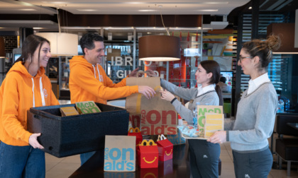 McDonald’s, Fondazione Ronald e Banco Alimentare insieme a Castione Andevenno per donare pasti a chi è in difficolt