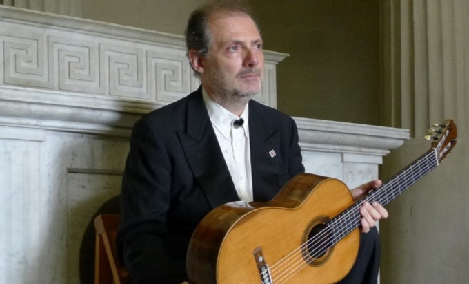 Il chitarrista Stefano Grondona in concerto in Valtellina