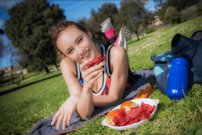 Gen Z: più sportiva, consapevole e amante della montagna