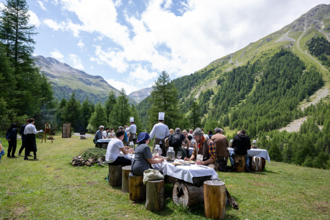 Sentiero Gourmet: un viaggio culinario tra natura e sapori internazionali