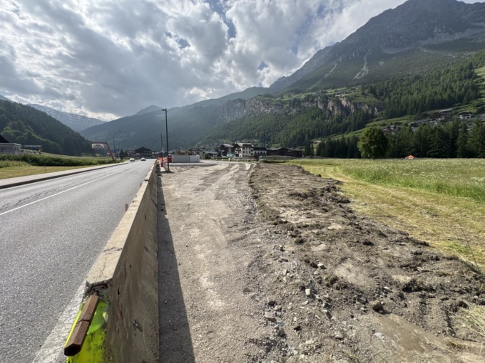 Via ai lavori del sottopasso di Isolaccia