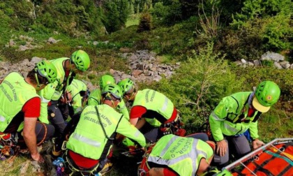 Val Gerola, maxi esercitazione del Soccorso Alpino: tecniche di recupero e prove di evacuazione in parete