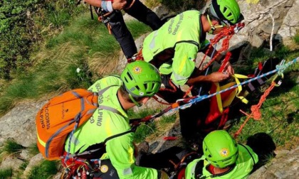 Donna ferita nei pressi dell’Alpe Legnone: intervento serale del Soccorso Alpino